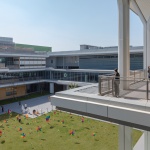 浦东新区青少年活动中心和群众艺术馆 / 山水秀建筑事务所