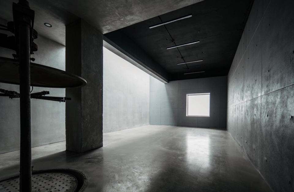 保留蒸馏设备的会议室 meeting room@徐英达