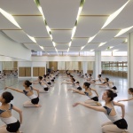 浦东新区青少年活动中心和群众艺术馆 / 山水秀建筑事务所
