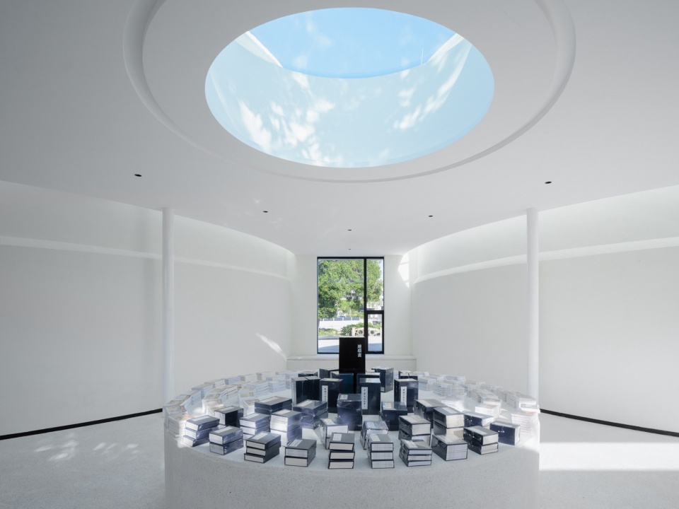 .画廊天窗 存在建筑 grand granary bookstore of librairie avant garde