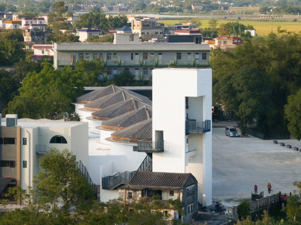 .从南侧看文学钟楼和粮仓 存在建筑 grand granary bookstore of librairie avant garde