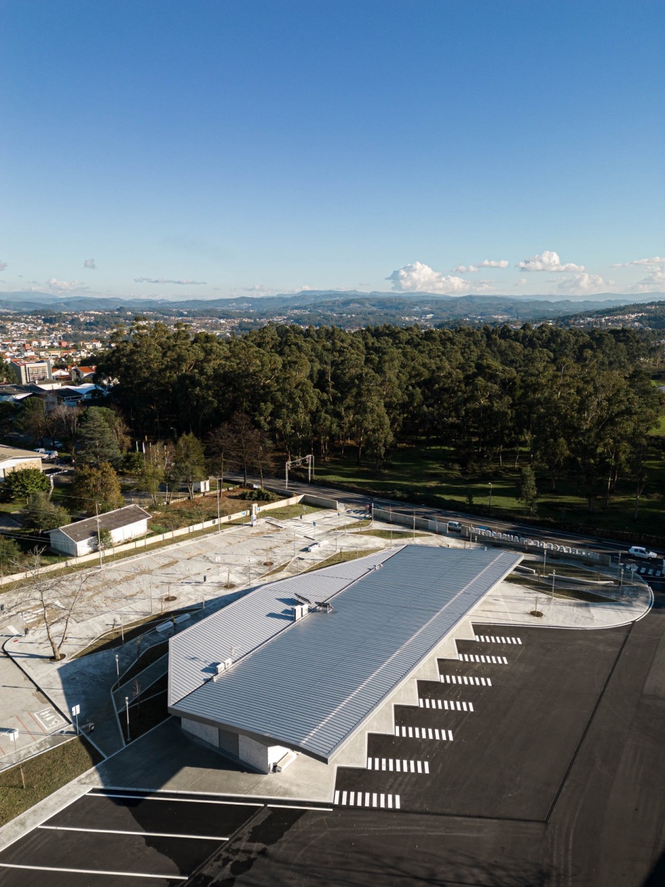 interface de transportes lourosa fiaes by atelier darquitectura lopes da costa