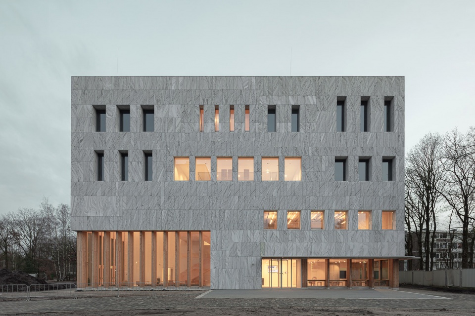 marga klompe building by powerhouse company