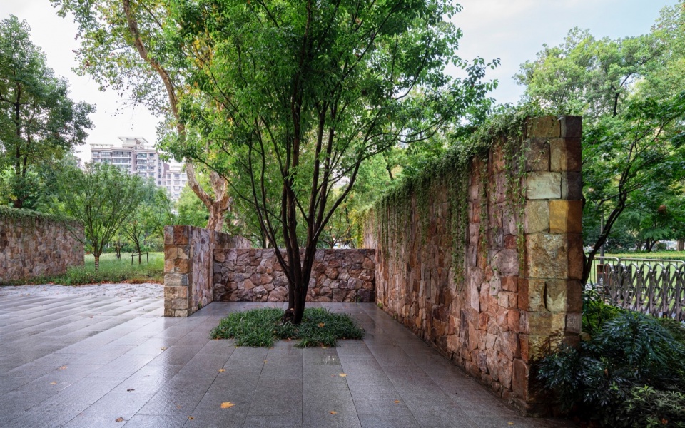 renovation of peace parks gate 6 entrance on tianbao road by atelier z