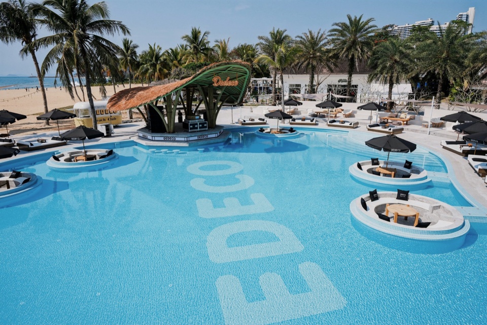 DEDECO Beach Club Basistudio