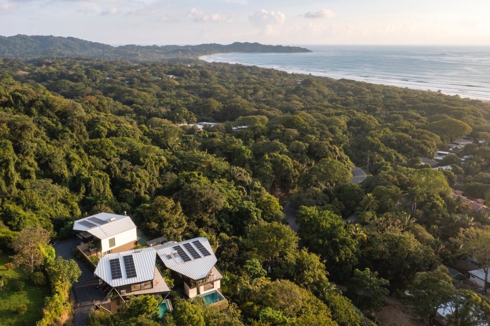 Makai Villas by Studio Saxe