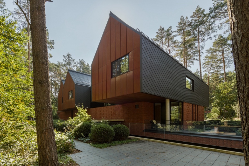 Residence of Levitating Houses by Exterio architectural studio Hola Design