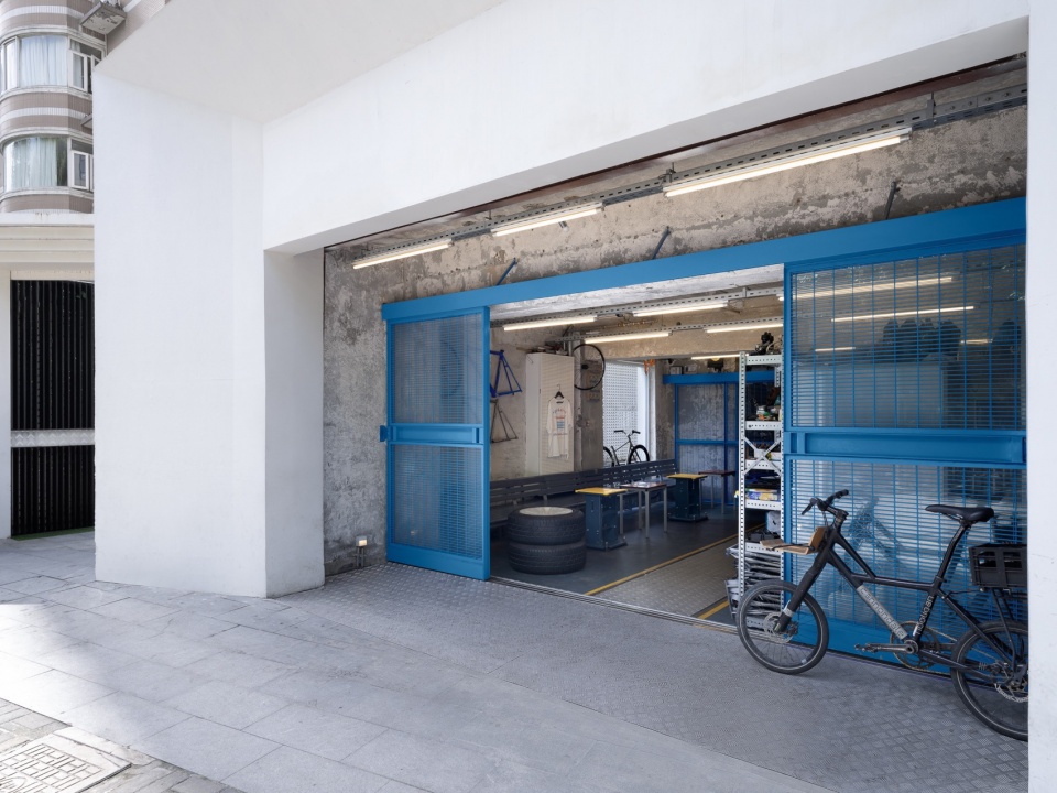 SPOKE BEVERAGE ROOM OFFICE COASTLINE