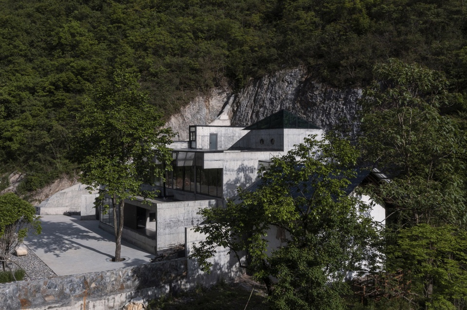cliff house by li wenxi architects