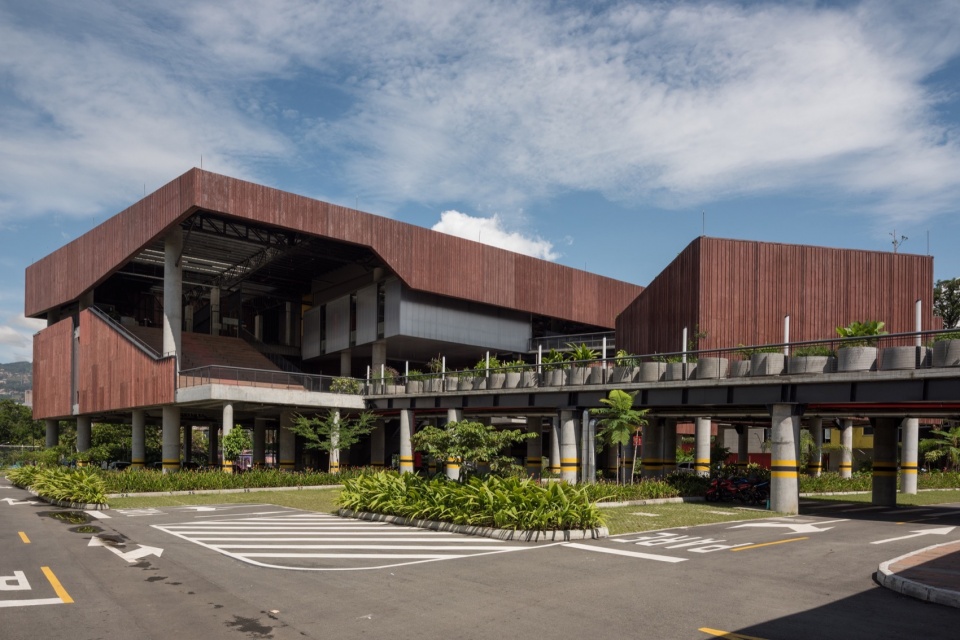 mova teachers innovation center by opus
