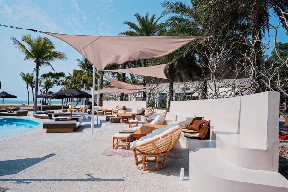 DEDECO Beach Club Basistudio