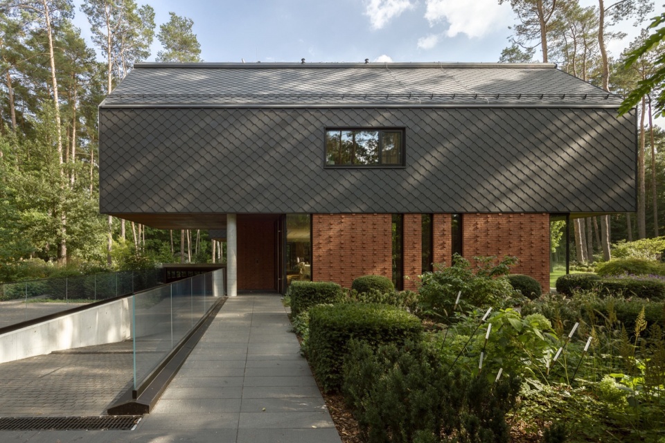 Residence of Levitating Houses by Exterio architectural studio Hola Design
