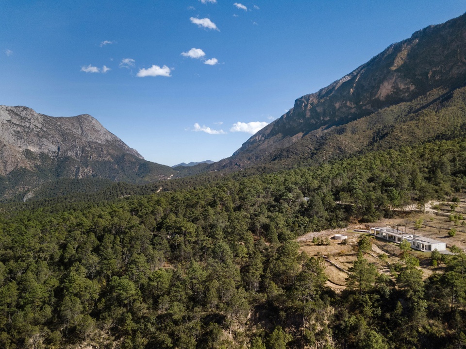 casa en la sierra de arteaga by s ar