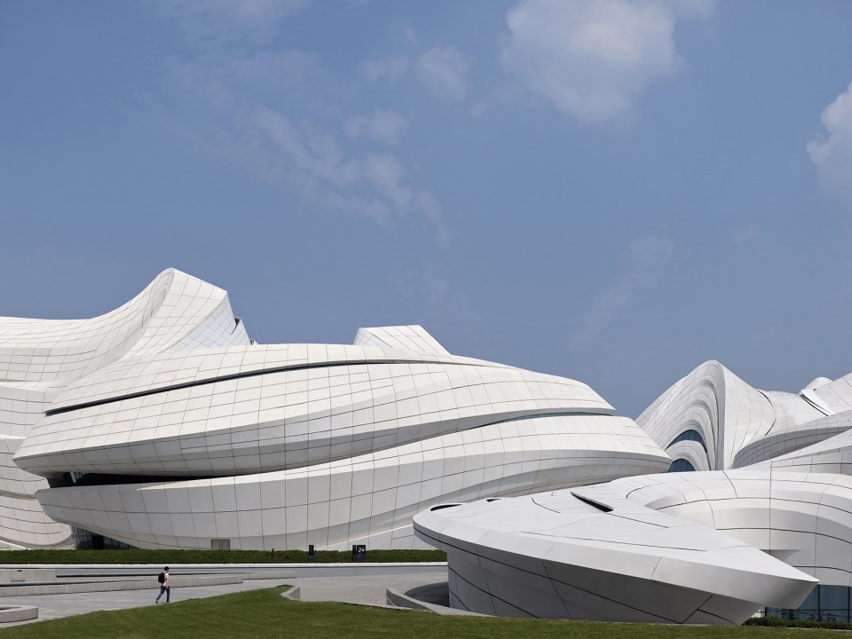 changsha meixihu international culture arts centre by zaha hadid architects