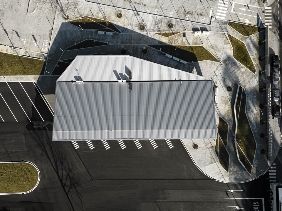 interface de transportes lourosa fiaes by atelier darquitectura lopes da costa
