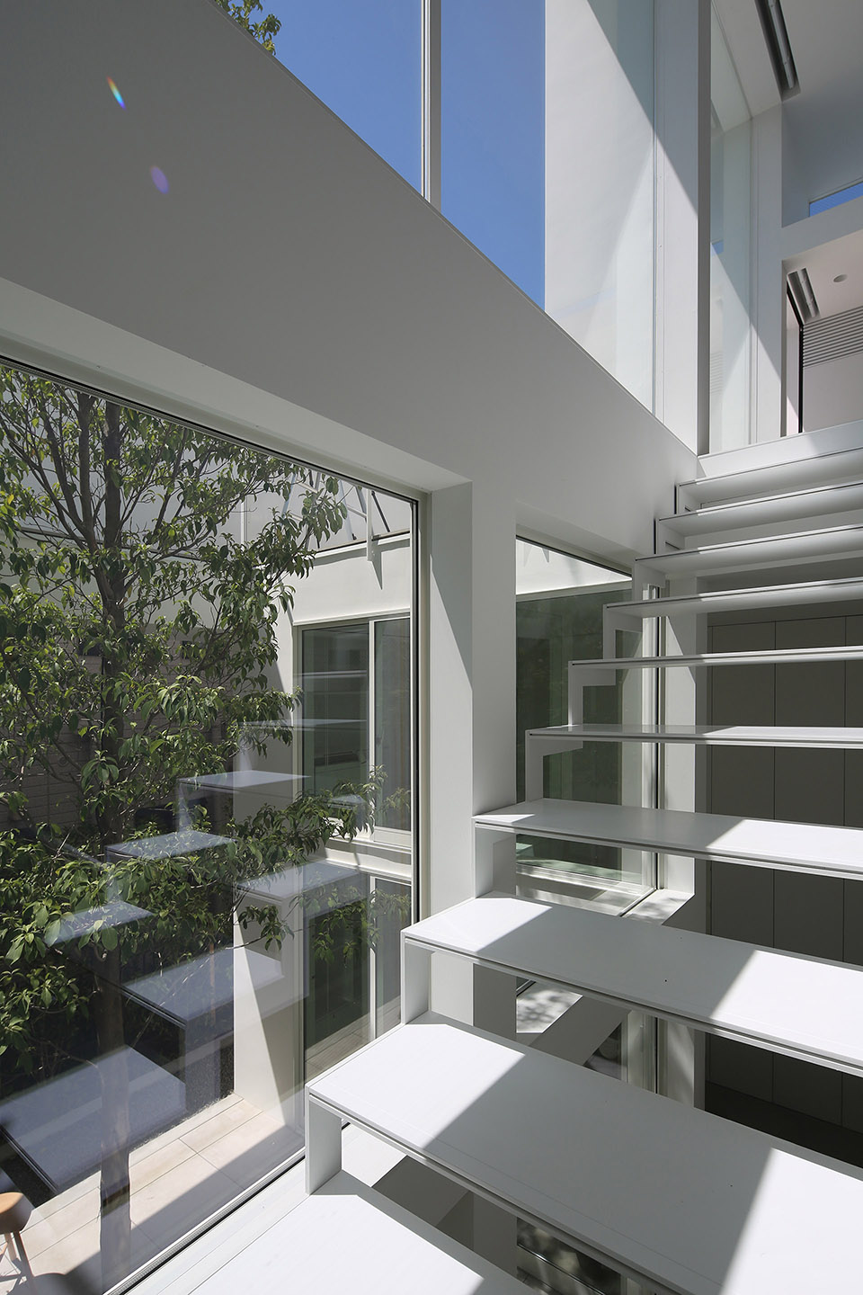 Courtyard House without Second Floor by Takuro Yamamoto Architects