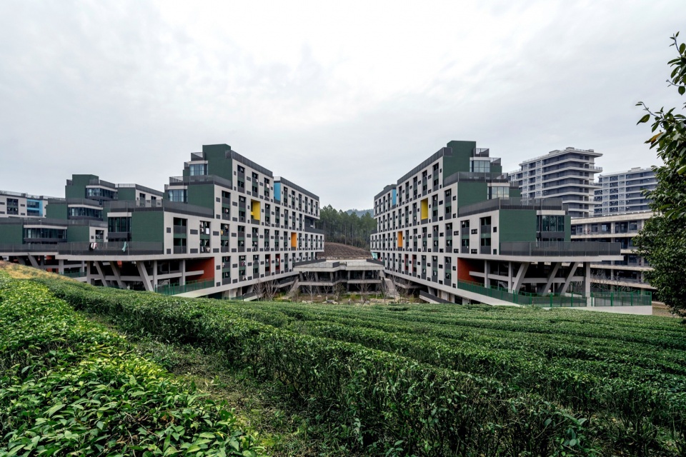 Valley student apartment of Jingdezhen Vocational University of Art by THAD