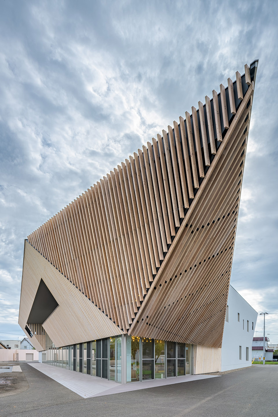 higashikawa town community plaza by kkaa
