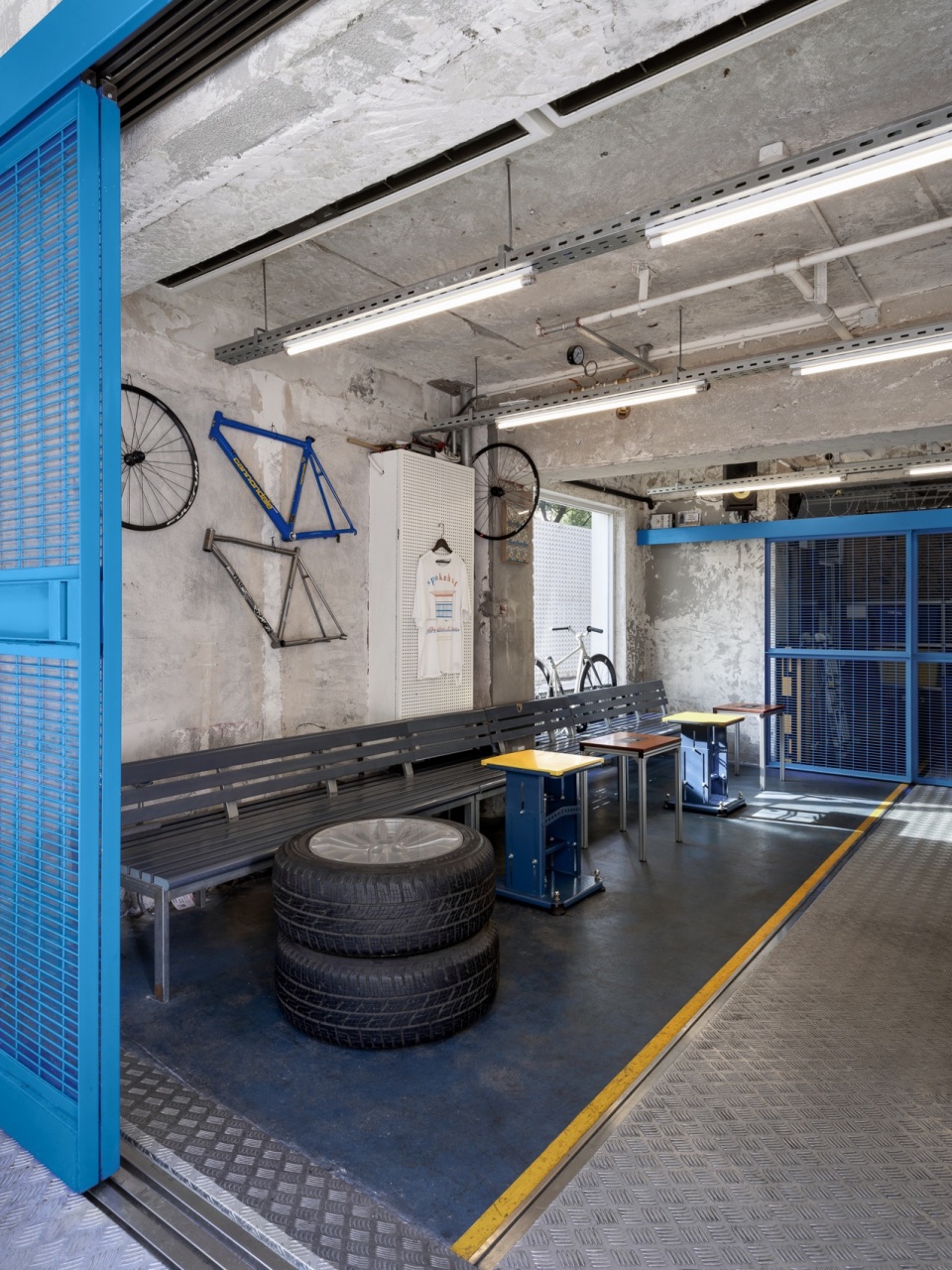 SPOKE BEVERAGE ROOM OFFICE COASTLINE