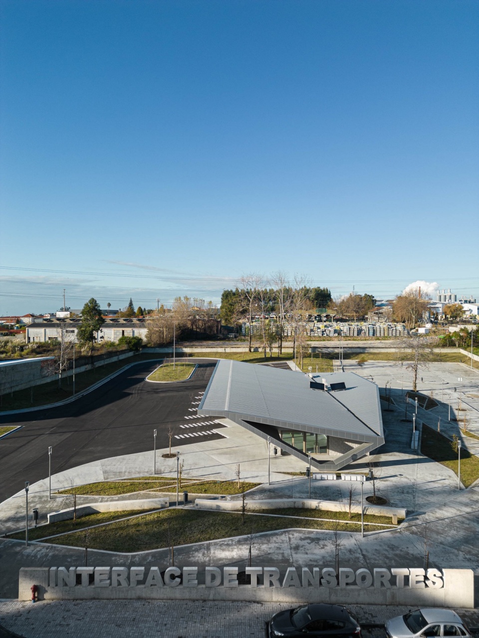 interface de transportes lourosa fiaes by atelier darquitectura lopes da costa