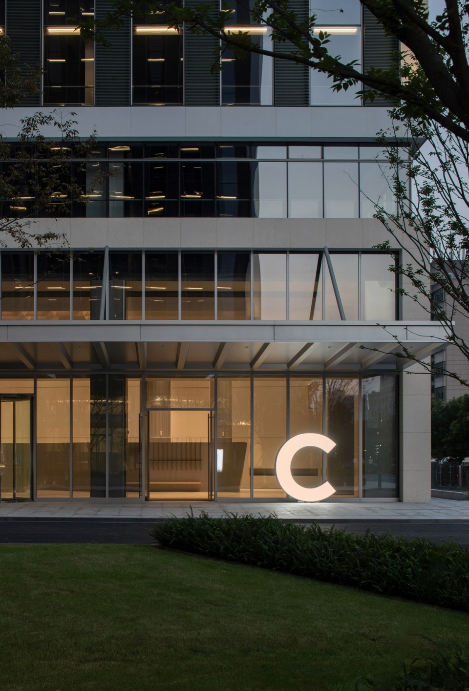 mova teachers innovation center by opus tfh