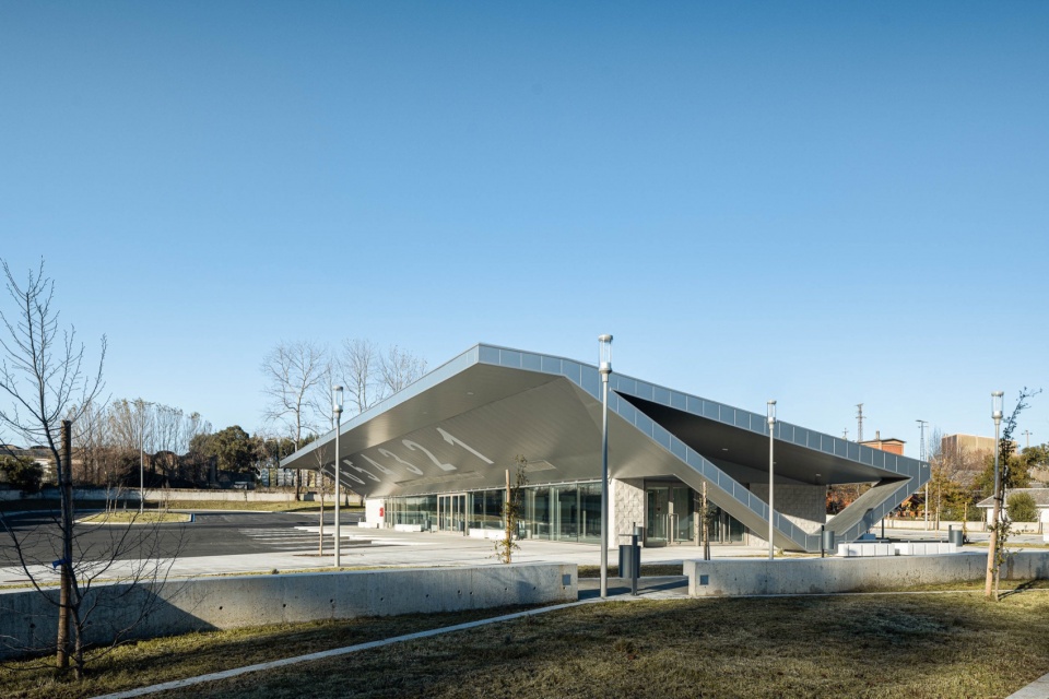 interface de transportes lourosa fiaes by atelier darquitectura lopes da costa