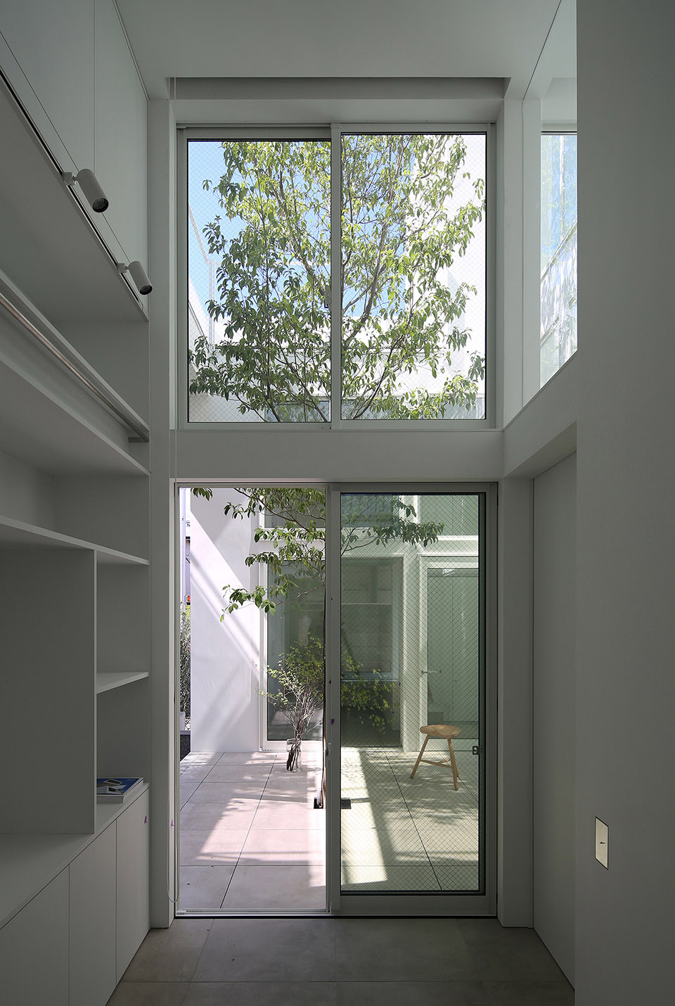 Courtyard House without Second Floor by Takuro Yamamoto Architects