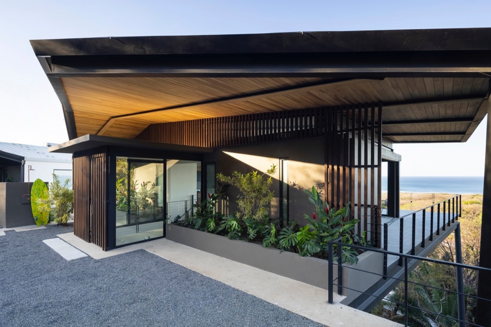 Makai Villas by Studio Saxe