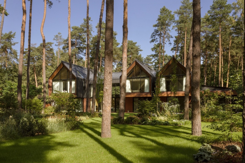 Residence of Levitating Houses by Exterio architectural studio Hola Design