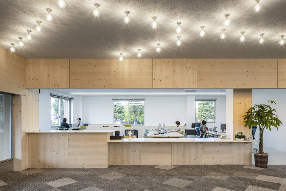 higashikawa town community plaza by kkaa