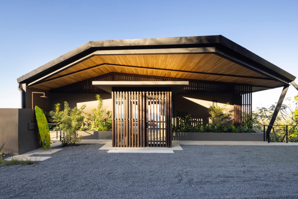 Makai Villas by Studio Saxe
