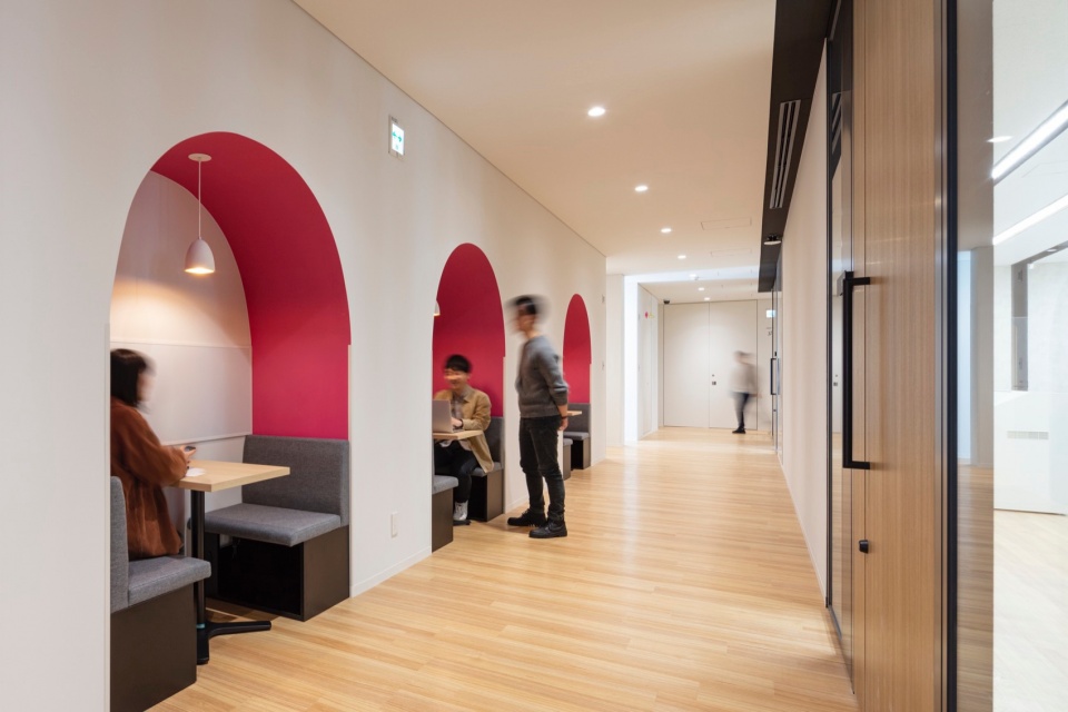 Senshu University Kanda Campus by Nikken Sekkei Ltd
