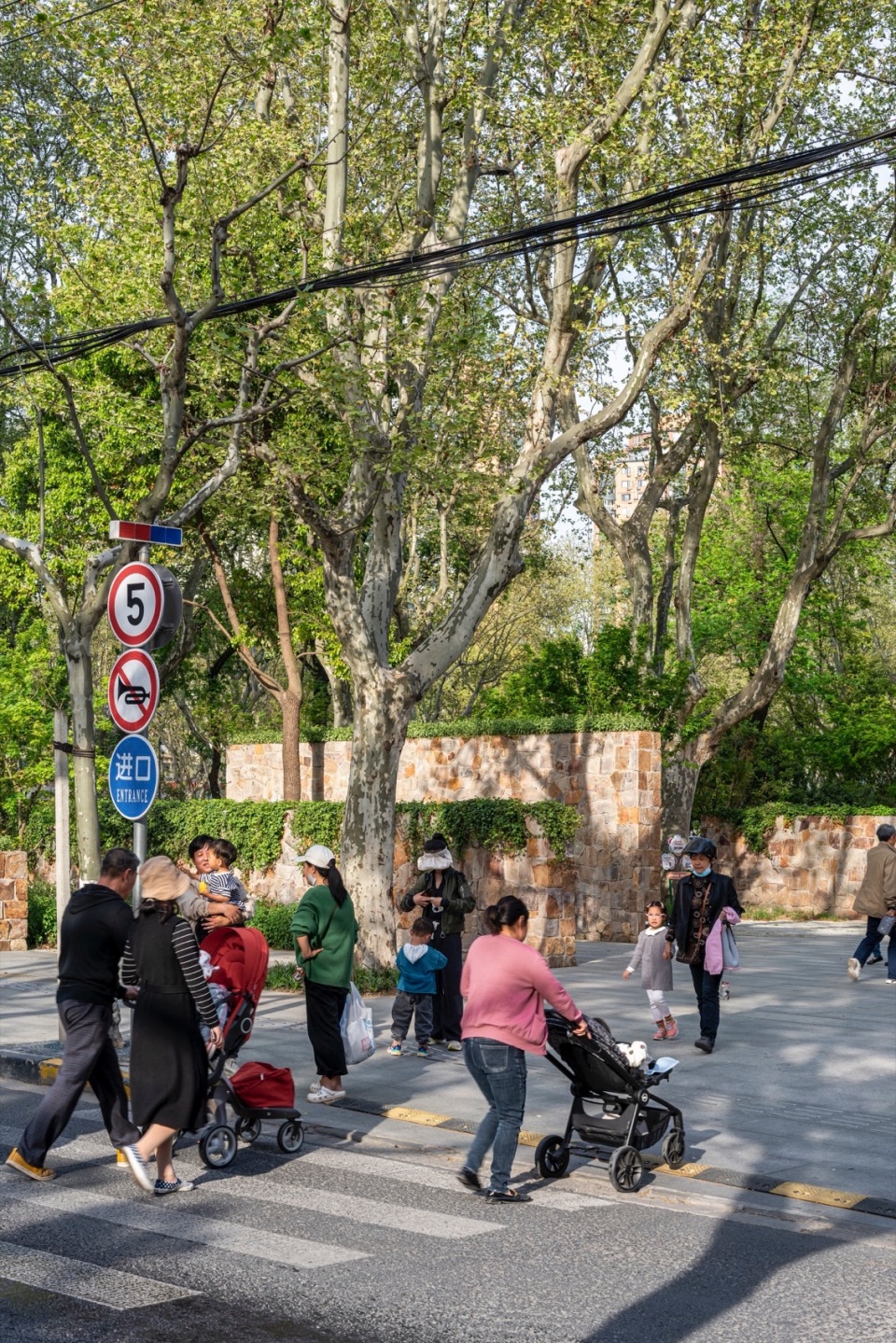 renovation of peace parks gate 6 entrance on tianbao road by atelier z