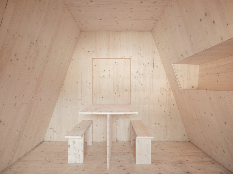 therese by bureau