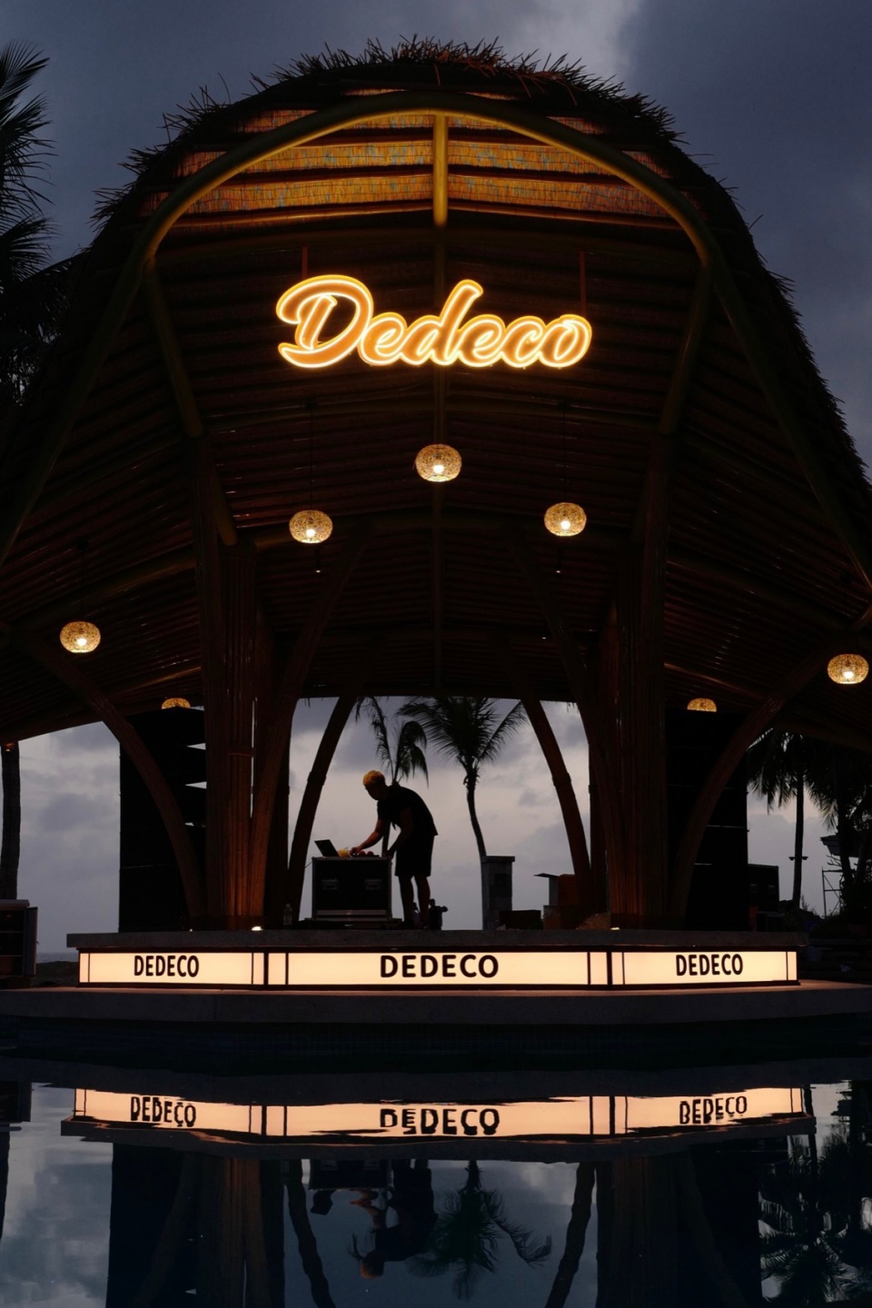 DEDECO Beach Club Basistudio