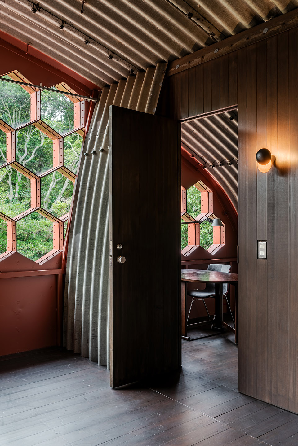corrugated house by monotrum