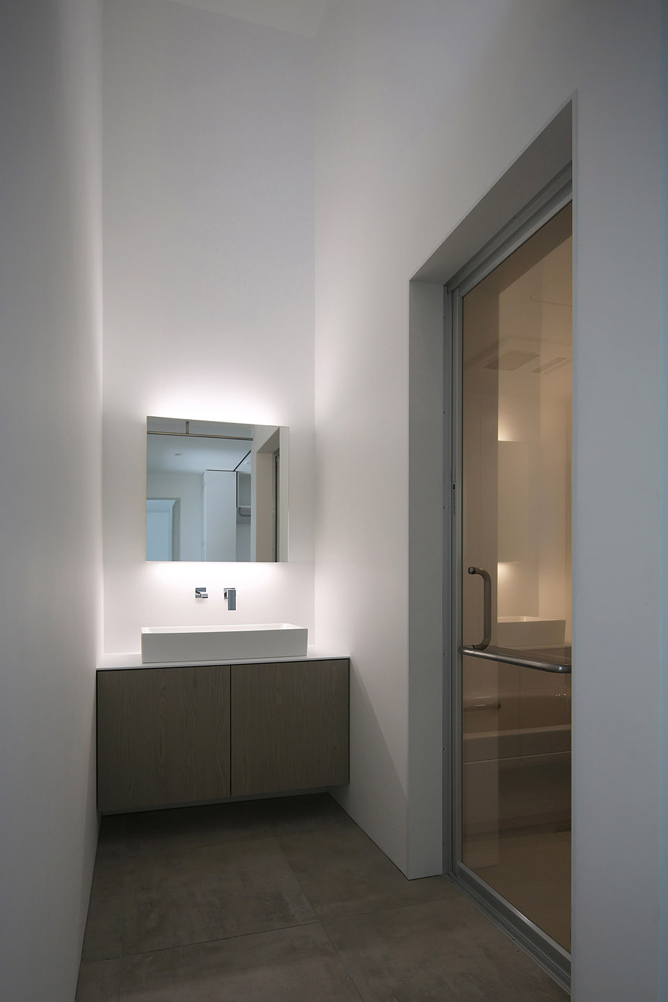 Courtyard House without Second Floor by Takuro Yamamoto Architects