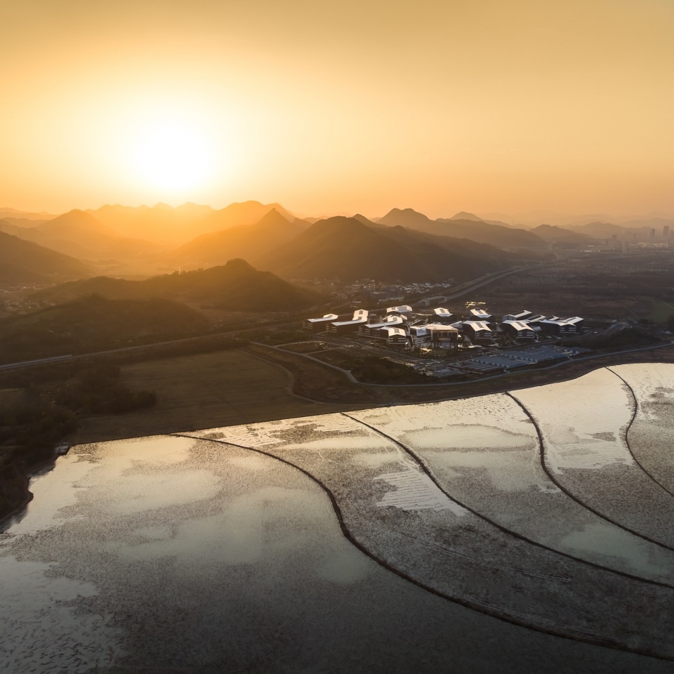 Hangzhou Alibaba DAMO Nanhu Industry Park by Aedas