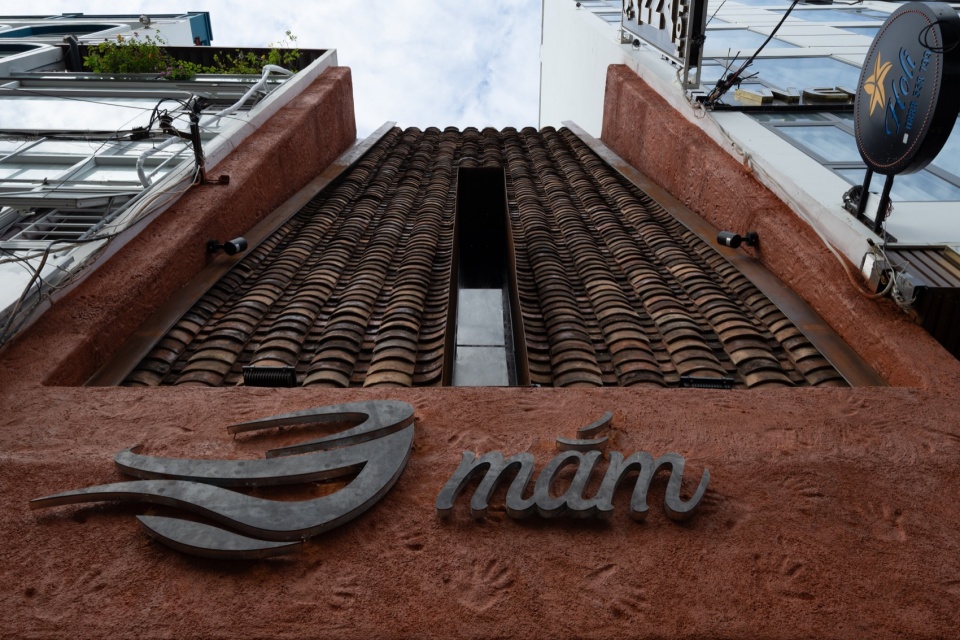 MAM RESTAURANT by SAWADEESIGN