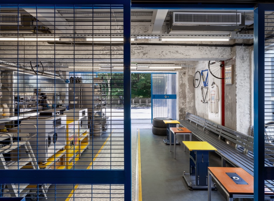 SPOKE BEVERAGE ROOM OFFICE COASTLINE