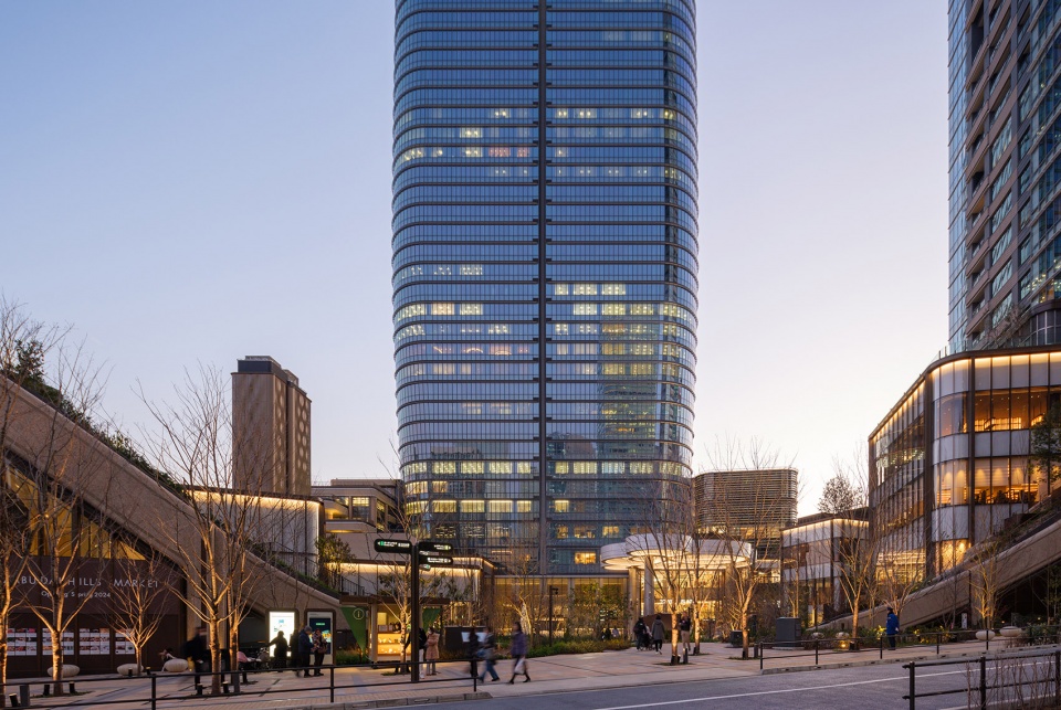 azabudai hills by pelli clarke partners