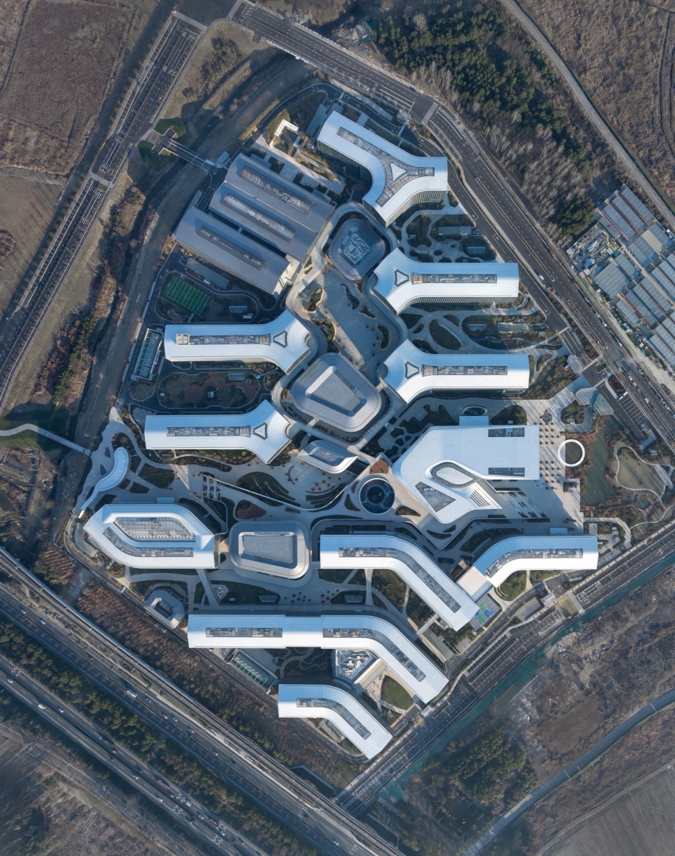 Hangzhou Alibaba DAMO Nanhu Industry Park by Aedas
