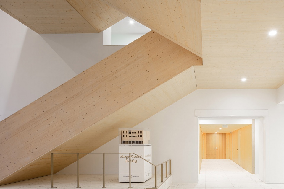 marga klompe building by powerhouse company
