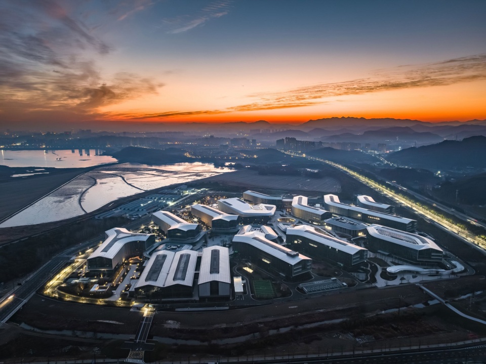 Hangzhou Alibaba DAMO Nanhu Industry Park by Aedas