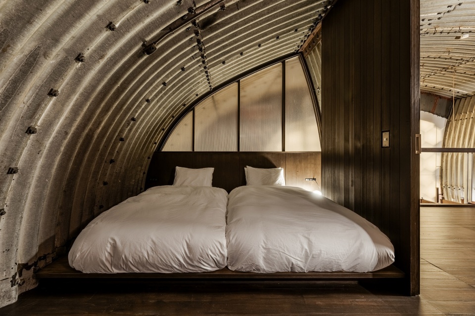 corrugated house by monotrum