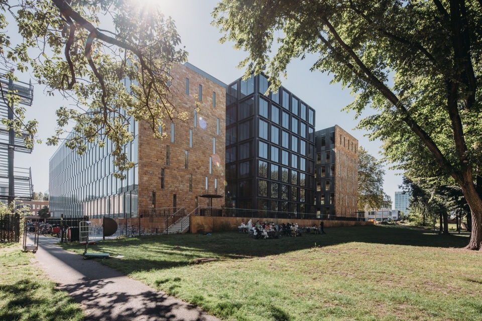 edge stadium by atelier pro architects