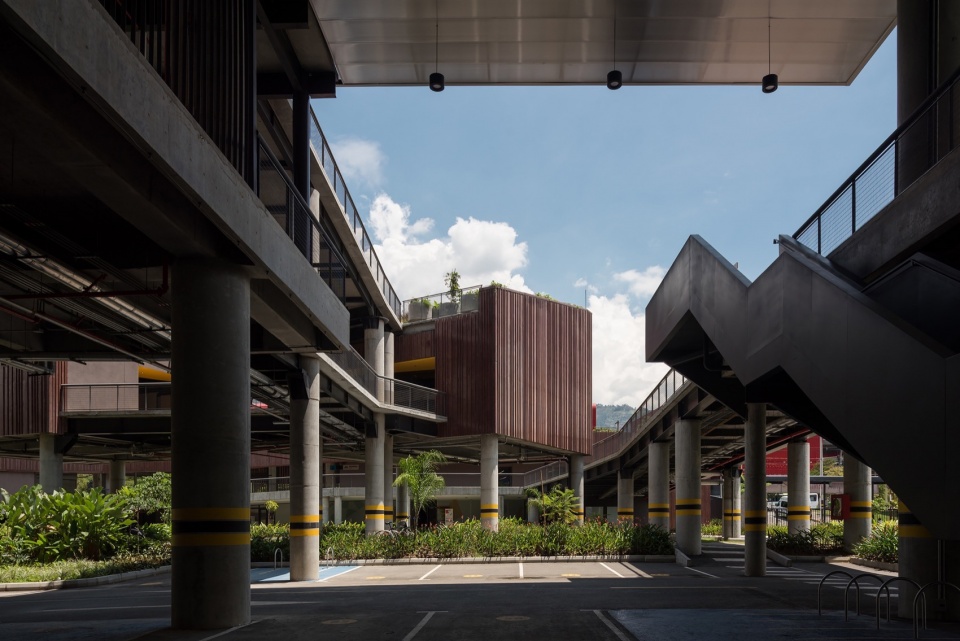 mova teachers innovation center by opus