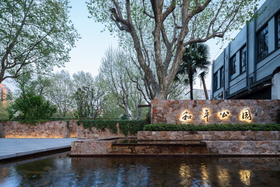 renovation of peace parks gate 6 entrance on tianbao road by atelier z