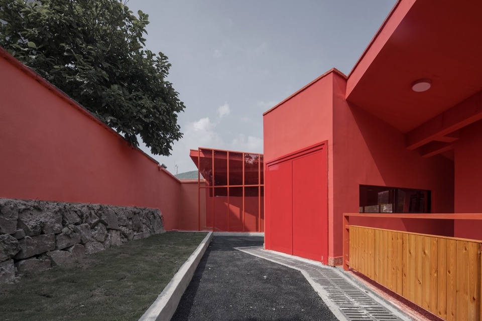 red note house on the horizon china by li wenxi architects