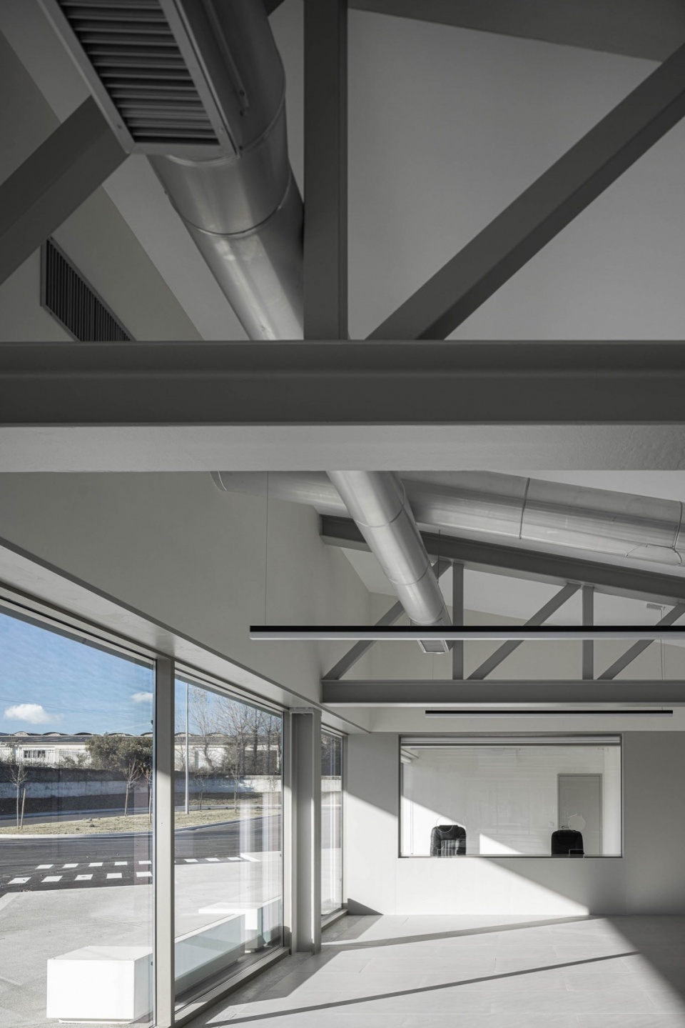 interface de transportes lourosa fiaes by atelier darquitectura lopes da costa